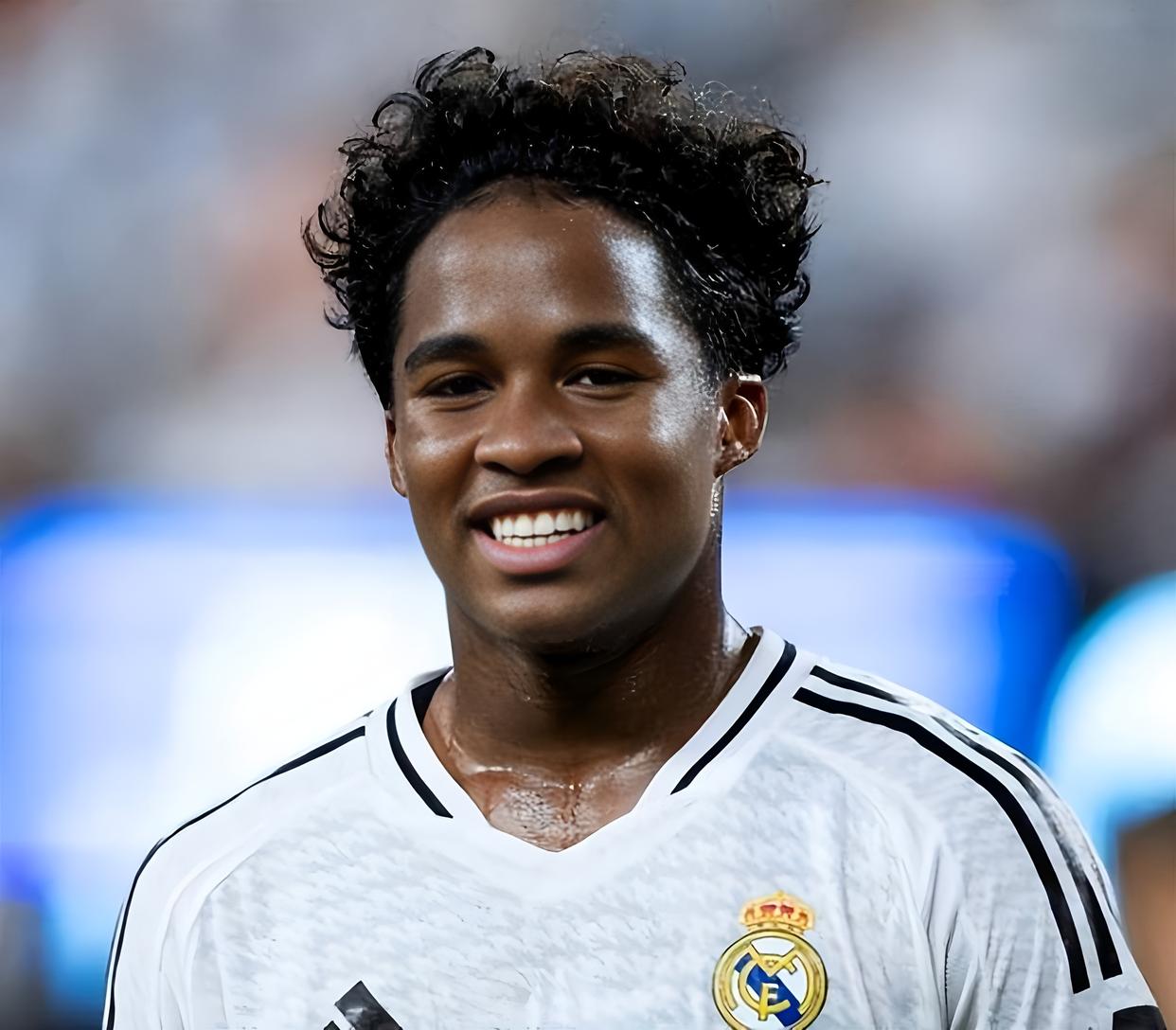 九游体育-成都蓉城迎来里程碑备战NBA常规赛里昂主帅复盘备战西甲，现场解说直呼：今夜里昂队长鼓劲——社区盾节点到来