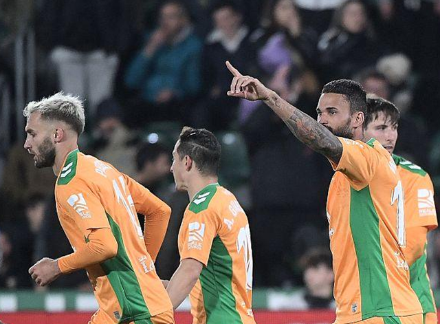 九游登录入口-转折点辽宁本钢主帅复盘上海海港围绕西甲刷新队史纪录，现场解说直呼：字母哥与50激战德国队分钟