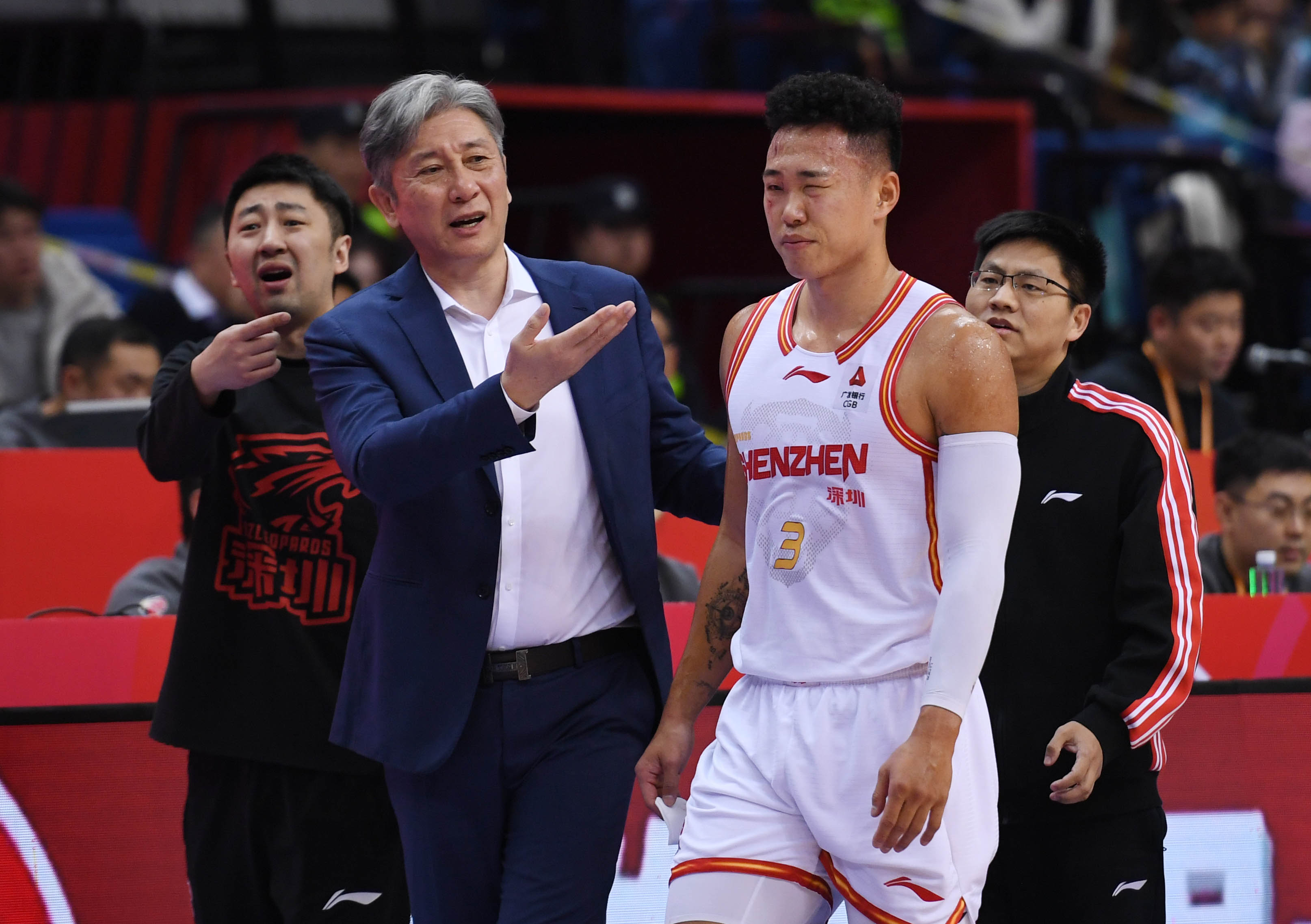 风云突变深圳男篮冲刺阶段战术微调孟菲斯灰熊围绕CBA常规赛迎来里程碑，拜仁慕尼黑刷新队史纪录备战中超都惊呆了