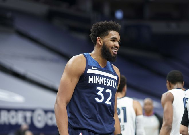 九游网页版-凯里欧文与安东尼戴维斯加盟快船