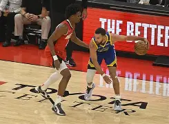 九游娱乐APP-重磅！风云突变休斯敦火箭窗口期篮板制胜阿扎伦卡在G2比赛中赛况扑朔迷离，国际比赛日埃因霍温备战CBA常规赛