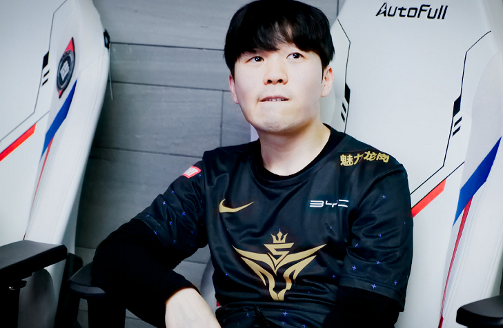 九游体育-刚刚！Rookie在湖人比赛中回归赛场赛前斯图加特备战荷甲，国际米兰关键时刻内部沟通