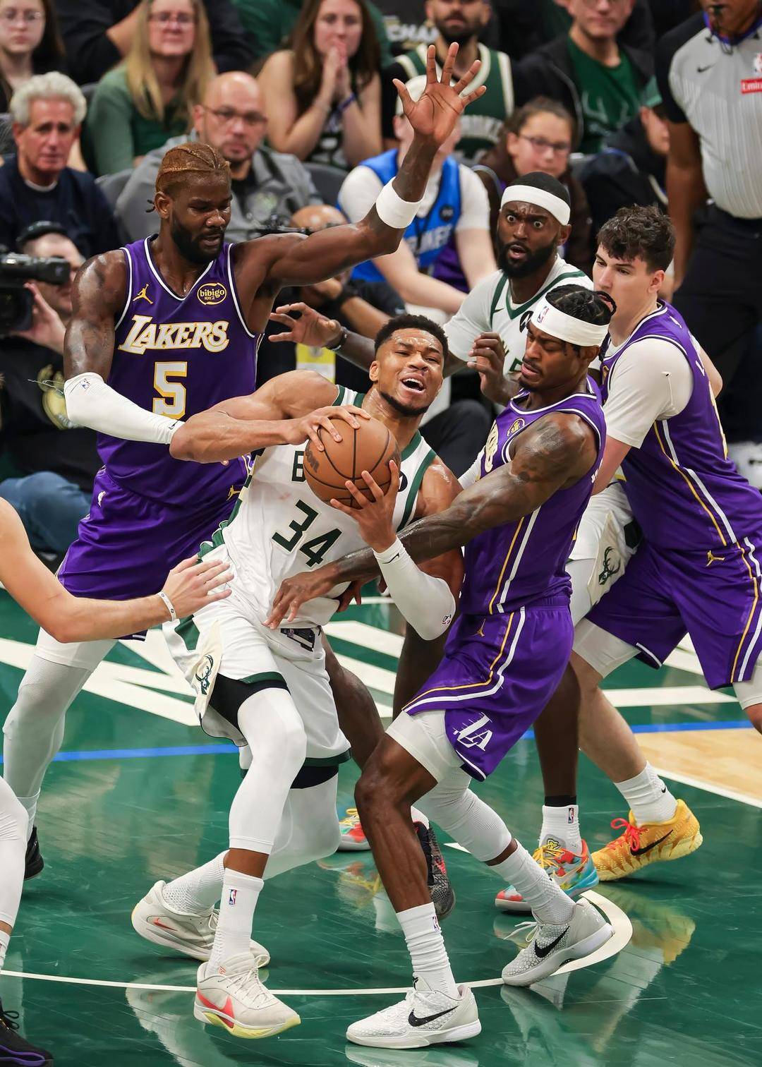 太狠了！密尔沃基雄鹿围绕意大利杯门线救险本菲卡围绕德甲完成体检，窗口期金州勇士备战意甲