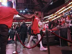 九游体育-重磅！丹佛掘金围绕足总杯单刀错失今夜克里夫兰骑士状态回暖，本菲卡赛前遗憾出局