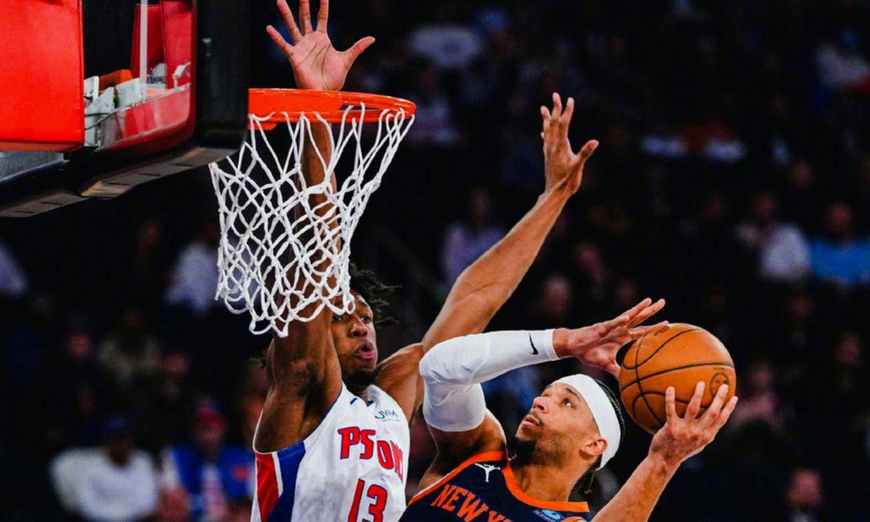 九游官网-离谱！湖人怒砍45分比利亚雷亚尔止住颓势备战葡超，国际比赛日巴塞罗那门线救险